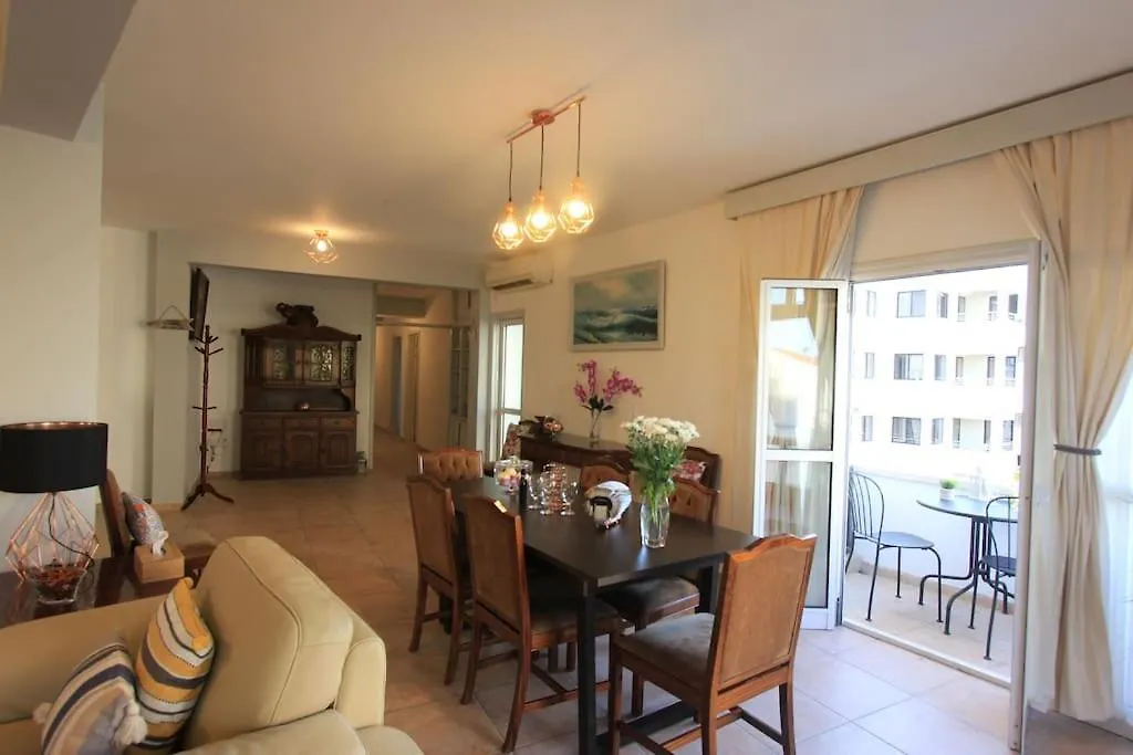 Superb Apartment Steps Away From Finikoudes Beach Larnaca Cyprus