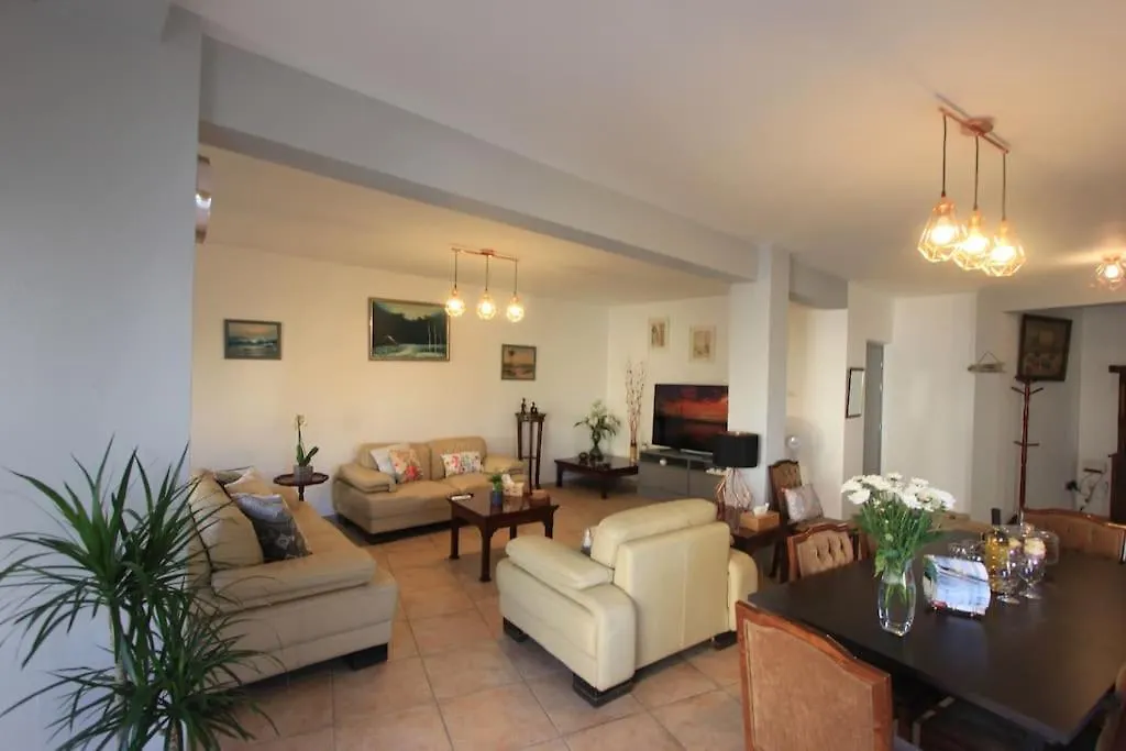 Superb Apartment Steps Away From Finikoudes Beach Larnaca 0*,