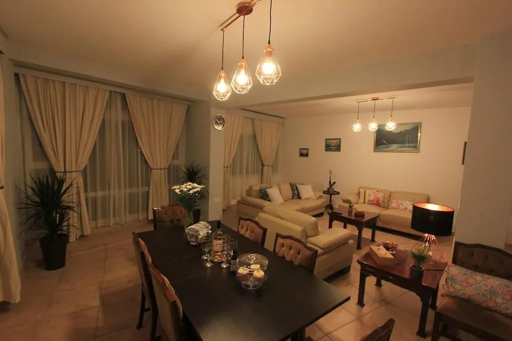 Superb Apartment Steps Away From Finikoudes Beach Larnaca 0*,  Cyprus