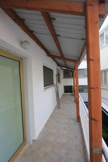 Superb Apartment Steps Away From Finikoudes Beach Larnaca Kypr